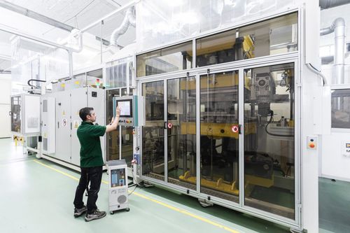 Stampaggio a iniezione bicomponente - Plax s.p.a. - termoplastica / per pezzi tecnici / per piccole serie