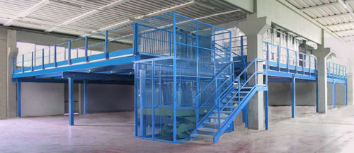 Soppalco industriale con scala - PAROLIN - per costruzioni