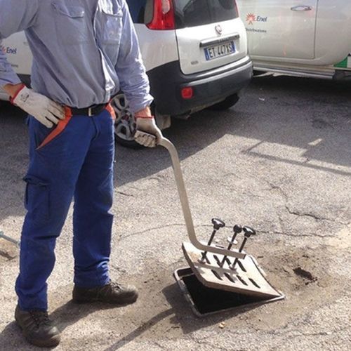 Solleva tombino manuale - LB8 - Italifters