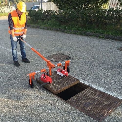 Solleva tombino manuale - LK70 - Italifters - su ruote