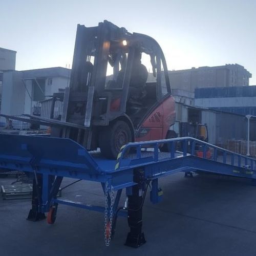 Rampa di carico per veicolo - MR - OHC LIFT - mobile / idraulica / telescopica
