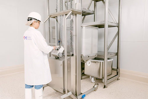 Accatastatore elettroidraulico - 600/BS2-1000 - CM Process Solutions LLC - a guida a bordo / per l'industria agroalimentare / per movimentazione