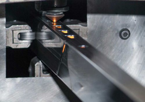 Centro di taglio e lavorazione per profilati in alluminio - CURVAT