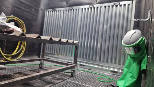 Cabina di verniciatura chiusa - REVETTECH - per pezzi di ricambio / con essiccamento / ATEX