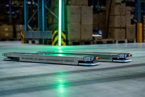 Transpallet a guida automatica - Filics GmbH - a batteria / per magazzino / compatto