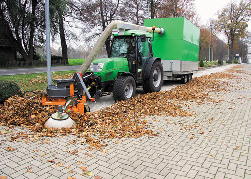 Spazzatrice aspirante su autotelaio - bema SKD 200 - bema GmbH Maschinenfabrik - idraulica / da esterno / per rifiuti