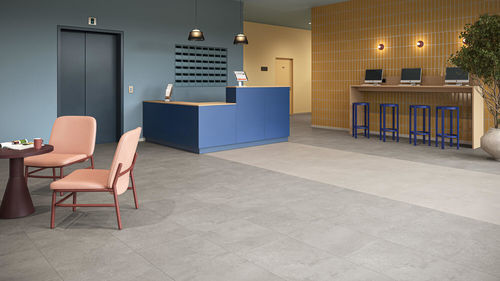 Rivestimento di pavimenti in PVC - iD Classics Glue-Down 55 - tarkett - in vinile / per zona di circolazione / per ufficio