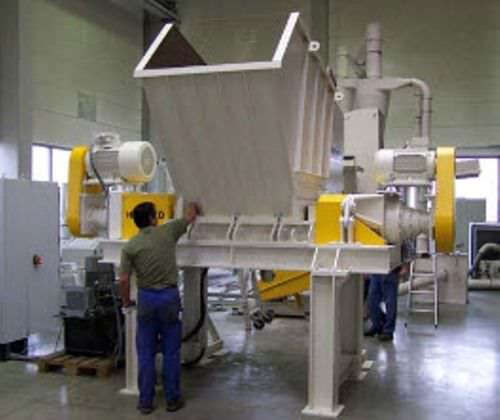 Trituratore primario - ZRM series - NEUE HERBOLD Maschinen-u. Anlagenbau GmbH - a 2 alberi / per rifiuti sanitari / per bottiglie PET