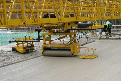 Finitrice per calcestruzzo - C-750 - GOMACO International - gommata / per lastre di calcestruzzo / per costruzioni