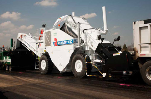 Alimentatore con vite senza fine - 62,500 lbs (28,350 kg) |  - Roadtec - per vibrofinitrice per asfalto / a moto continuo / mobile