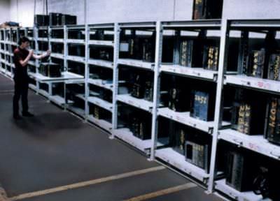 Scaffalatura per magazzino di stoccaggio - max. 3 000 lb | Roll-Out - Ridg-U-Rak - con cassetti / per carichi pesanti / in acciaio