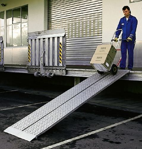 Rampa di carico per veicolo utilitario - AOS series - ALTEC - per macchina da cantiere / per moto / per carrello