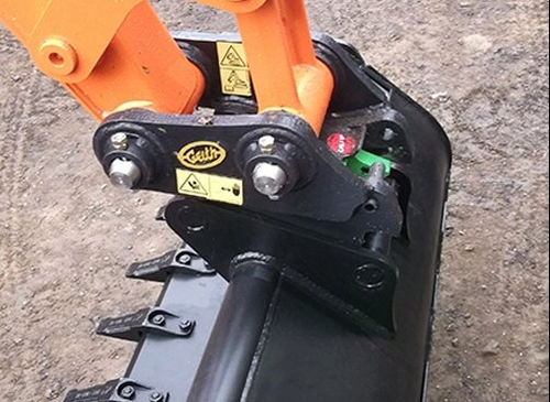 Sistema di attacco rapido per escavatori - QR series - Geith International Ltd.