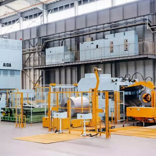 Linea di alimentazione nastro per l'industria automobilistica - Aida S.r.l.