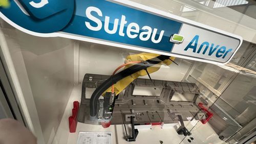 Cella robotizzata di fresatura - Suteau-Anver - di taglio / di rifilatura / di riconoscimento dei contorni