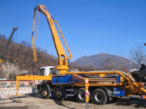 Pompa autocarrata per calcestruzzo per cantiere - 130 - 184 m³/h, max. 37.35 m | ZENITH 5Z38 - SERMAC S.p.A.