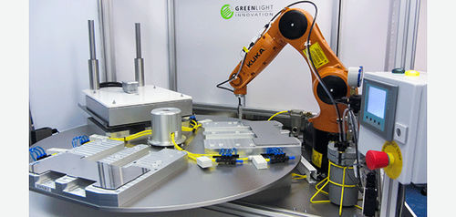 Macchina di assemblaggio robotizzata - Greenlight Innovation Corp. - per applicazioni industriali / a tavola rotante