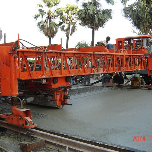 Finitrice per calcestruzzo - 3.5 - 20 m | Road Paver®  - UNiSTEEL Engineering Works - gommata / per lastre di calcestruzzo