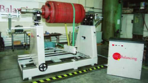 Macchina equilibratrice orizzontale - B100 - IRD Balancing - con cuscinetti flessibili / pneumatico / modulare