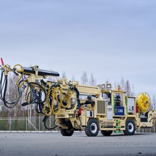 Veicolo sotterraneo - SPRAYMEC 9100 - Normet - elettrico / cingolato / a 4 ruote motrici