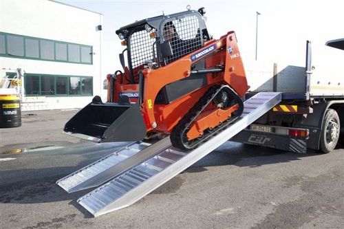 Rampa di carico mobile - 1 500 - 5 000 mm, 200 - 14 000 kg - C.L.M