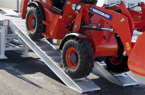 Rampa di carico in alluminio - 2 500 - 4 500 mm, 3 000 - 12 173 kg - C.L.M