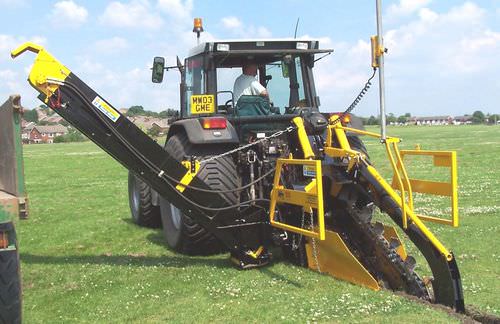 Trencher a catena - AFT100 - AFT TRENCHERS LIMITED - montato su trattore / per trattore / per campo sportivo
