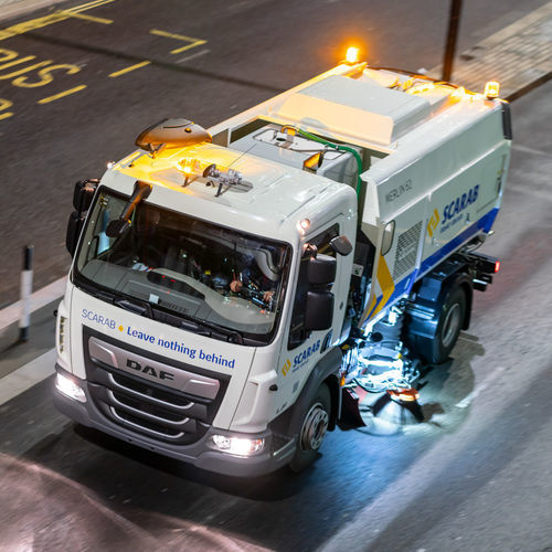 Spazzatrice meccanica su autotelaio - Merlin 62 - Scarab Sweepers - con motore a combustione / con motore a gas / con motore diesel