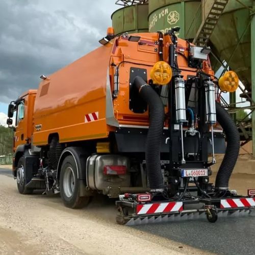 Spazzatrice aspirante su autotelaio - VIAJET 7 - FAUN Umwelttechnik GmbH & Co. KG - a benzina / per strade / per polveri