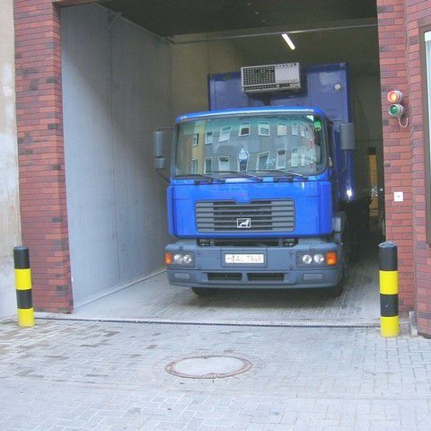 Piattaforma di accesso - Büter Hebetechnik GmbH - per camion