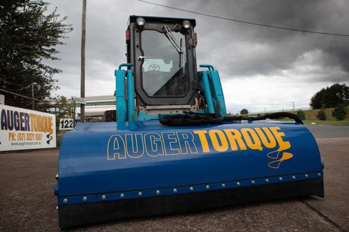 Spazzatrice per minipala - Auger Torque Europe Ltd. - con motore idraulico