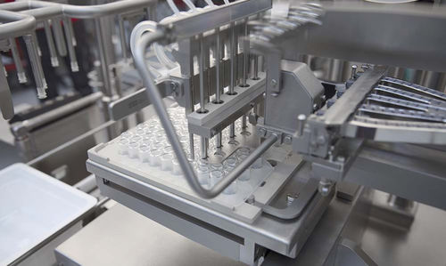Macchina di riempimento e tappatura per flaconi - SFM series - Bausch + Ströbel Maschinenfabrik Ilshofen GmbH+Co. KG - per siringhe / per applicazioni farmaceutiche