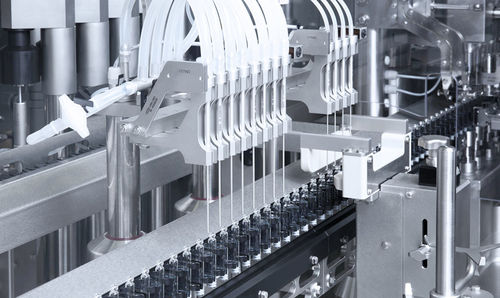 Macchina di riempimento e tappatura per flaconi - KFM series - Bausch + Ströbel Maschinenfabrik Ilshofen GmbH+Co. KG - per applicazioni sterili
