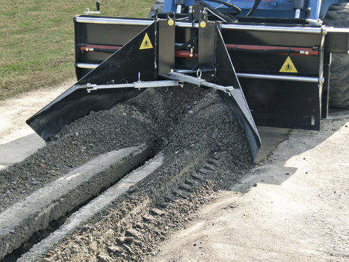 Finitrice di asfalti - 06.AP series - ATTEC N.V. - montata su trattore