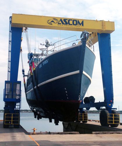 Gru a cavalletto semovente - BHT 200 - Ascom SpA - per applicazioni marine / idraulica