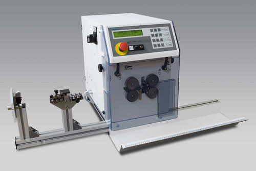 Macchina per tagliare e spelare i per cavi elettrici - AM 2000 - Metzner Maschinenbau GmbH - a lama / elettrica / automatica