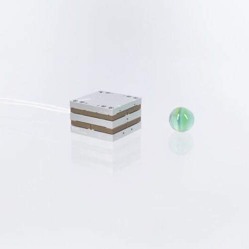 Piastra di posizionamento lineare - PLF3232-xy.60 - SmarAct GmbH - XY / piezoelettrica / 2 assi