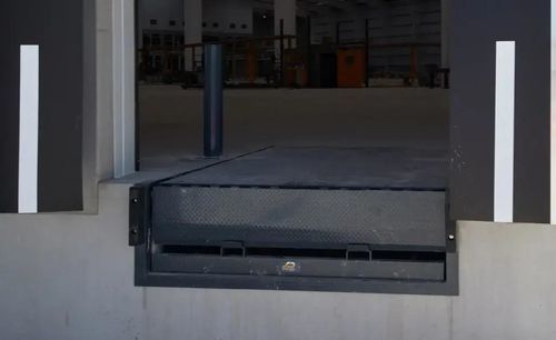 Rampa di carico per camion - MANUSA - fissa / stazionaria / a comando idraulico