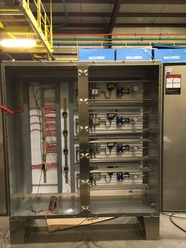 PLC per la gestione della zona trasportatore - Macawber Engineering Inc.