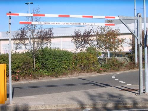 Barriera per parcheggi - 2.5 m - Avon Barrier - fissa / con limitazione di altezza / di limitazione di altezza