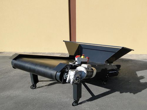 Nastro trasportatore in gomma - NC SERIES CONVEYOR BELT - Komplet Italia srl - a lisca di pesce / industriale