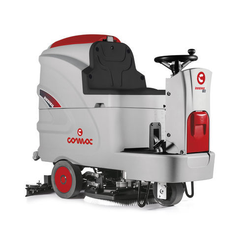 Lavasciuga pavimenti uomo a bordo - Innova  - Comac spa - a batteria / compatta