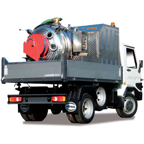 Gruppo da vuoto lubrificato - URBAN COMBI 1000 - P.T.C.  Srl - industriale / con pulitrice ad alta pressione