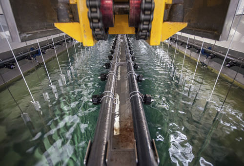 Linea di verniciatura a polvere verticale - FOX® - SAT S.p.A. (Surface Aluminium Technologies)