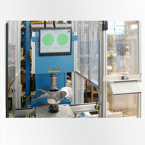 Macchina equilibratrice verticale - KV30BHA - TIRA GmbH - dinamico / manuale / per l'industria automobilistica