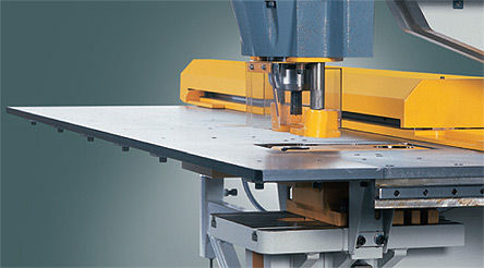 Tavola di posizionamento lineare - Kingsland Engineering - a motore / monoassiale