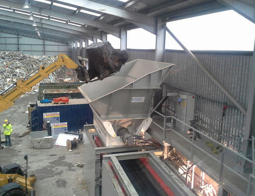 Trituratore monoalbero - EtaPreShred® 2000 - Metso Automation - per rifiuti solidi sfusi / di metallo