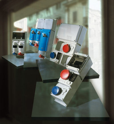 Presa elettrica a muro - ADVANCE2 series - SCAME PARRE S.p.A. - da incasso / IP44 / bloccabile