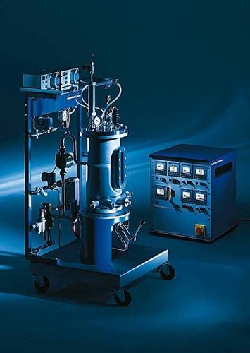Bioreattore / fermentatore da laboratorio - 7 - 30 l | NLF - Bioengineering, Inc. - di sintesi parallela / combinato