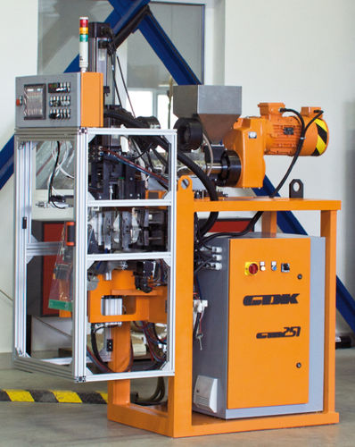 Macchina di soffiaggio di estrusione - GM 250 series - GDK spol. s.r.o. - a doppia stazione / a stazione unica / automatica